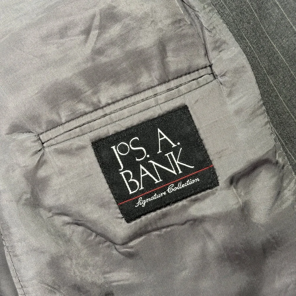 Jos A Bank Mens 44L Suit Signature Collection Gray Pinstripe Wool 2-Button 40x32